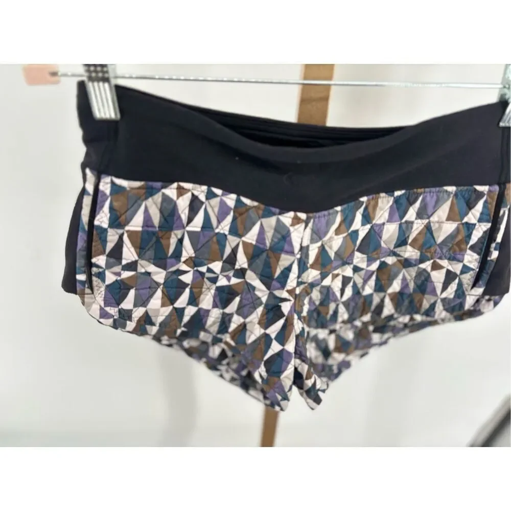 Lululemon Hot Cheeks Shorts Hot Stained Glass Love Black Womens Size 4
